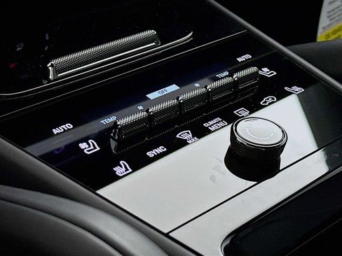 New 2026 Porsche Cayenne image 21