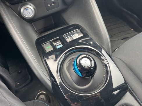 Used 2018 Nissan Leaf SV w/ SV Technology Package image 8