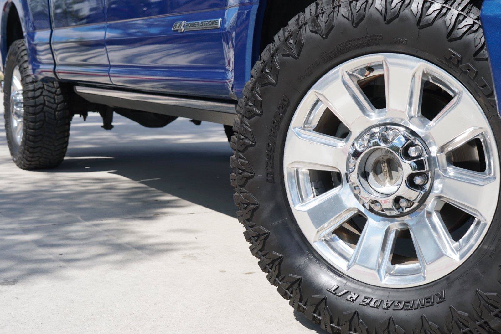 Used 2022 Ford F350 Platinum AWD/4WD image 2