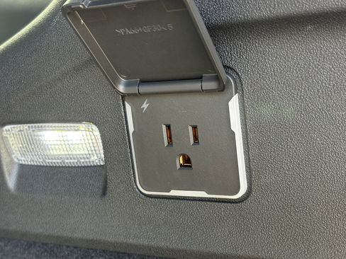 New 2026 Cadillac Escalade IQL Luxury image 10