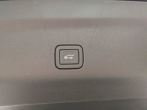 New 2026 GMC Yukon Denali w/ Denali Reserve Package image 11