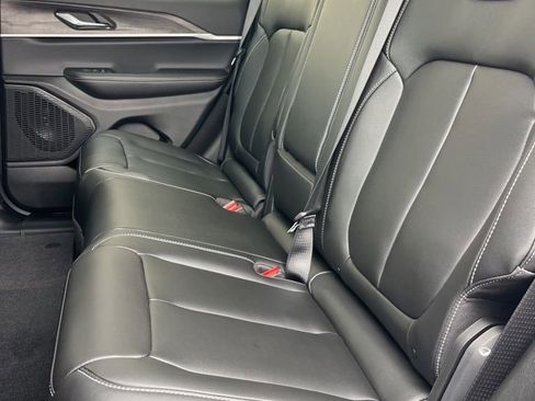 New 2025 Jeep Grand Cherokee Limited w/ Black Appearance Package image 24