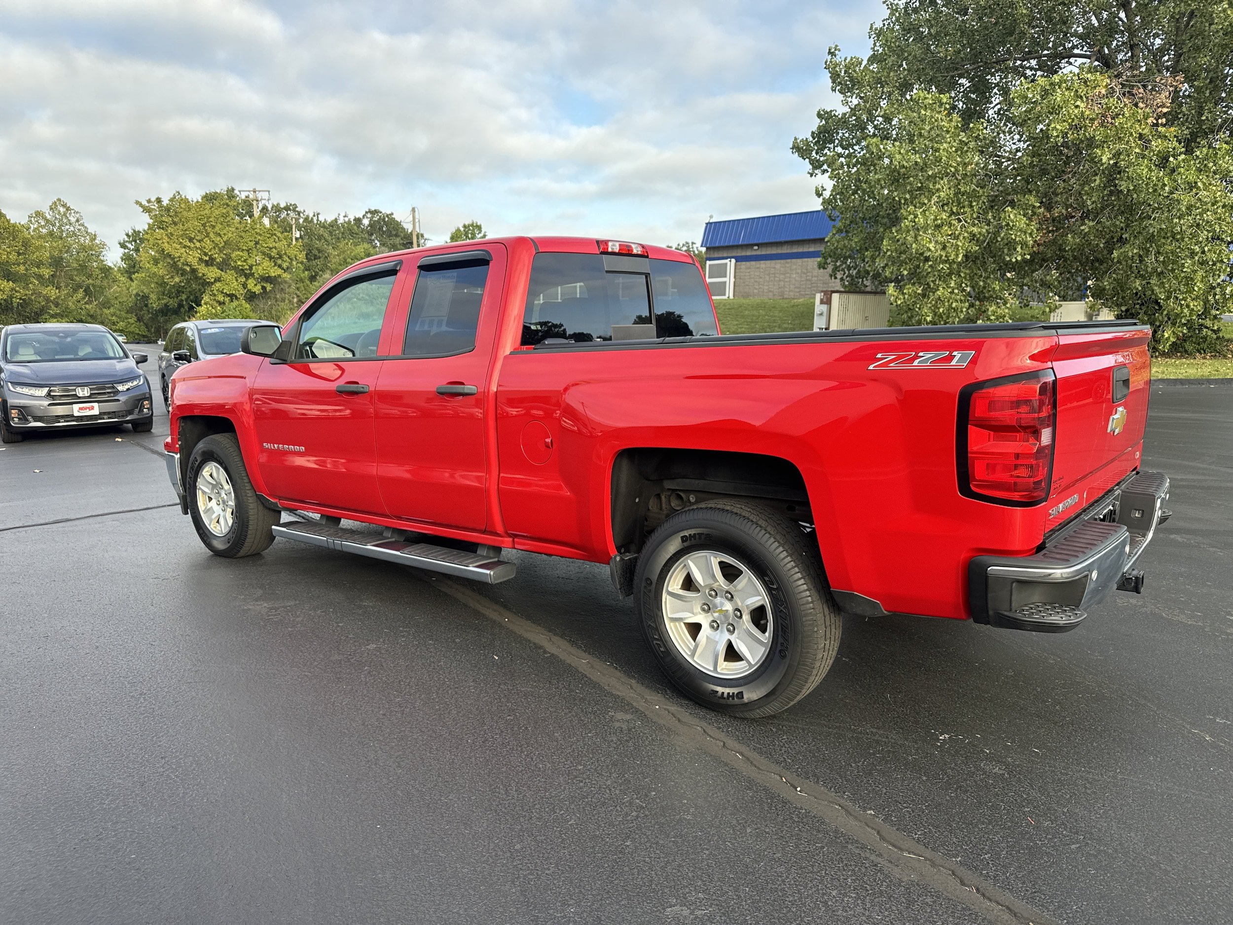 Used 2014 Chevrolet Silverado 1500 LT w/ LT Convenience Package RWD image 5