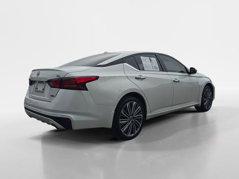 Certified 2025 Nissan Altima 2.5 SL image 5