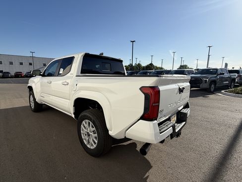 New 2026 Toyota Tacoma SR5 AWD/4WD image 3