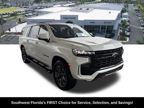Used 2024 Chevrolet Suburban Z71 w/ Luxury Package AWD/4WD image 2