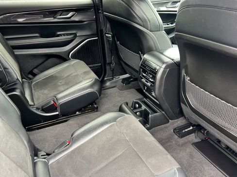 Used 2022 Jeep Grand Cherokee L Laredo AWD/4WD image 25