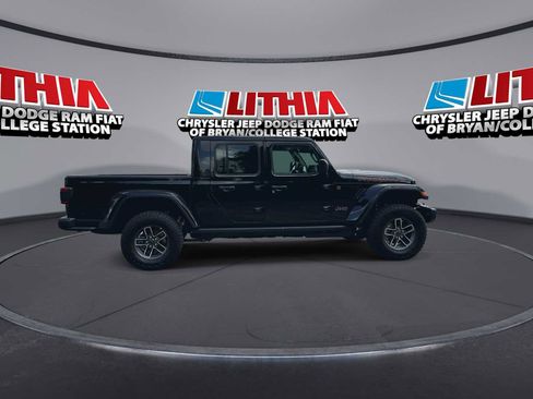 New 2026 Jeep Gladiator Mojave image 9