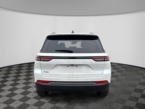 New 2026 Jeep Grand Cherokee Altitude AWD/4WD image 3