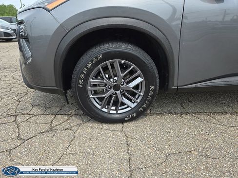 Used 2024 Nissan Rogue S AWD/4WD image 4