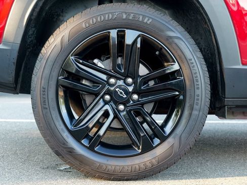Used 2024 Chevrolet Trax ACTIV w/ Sunroof Package FWD image 13