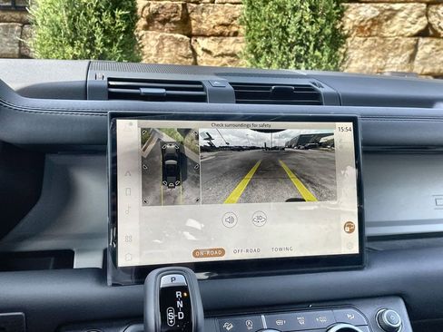 Certified 2024 Land Rover Defender 110 SE image 25