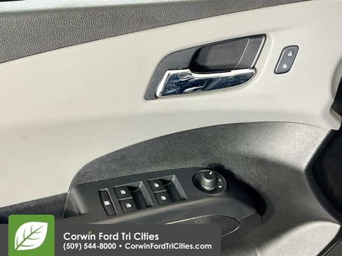 Used 2015 Chevrolet Sonic LT w/ Fun and Sun Package FWD image 12
