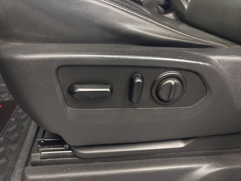 Used 2020 GMC Sierra 1500 SLT w/ X31 Off-Road Package image 26