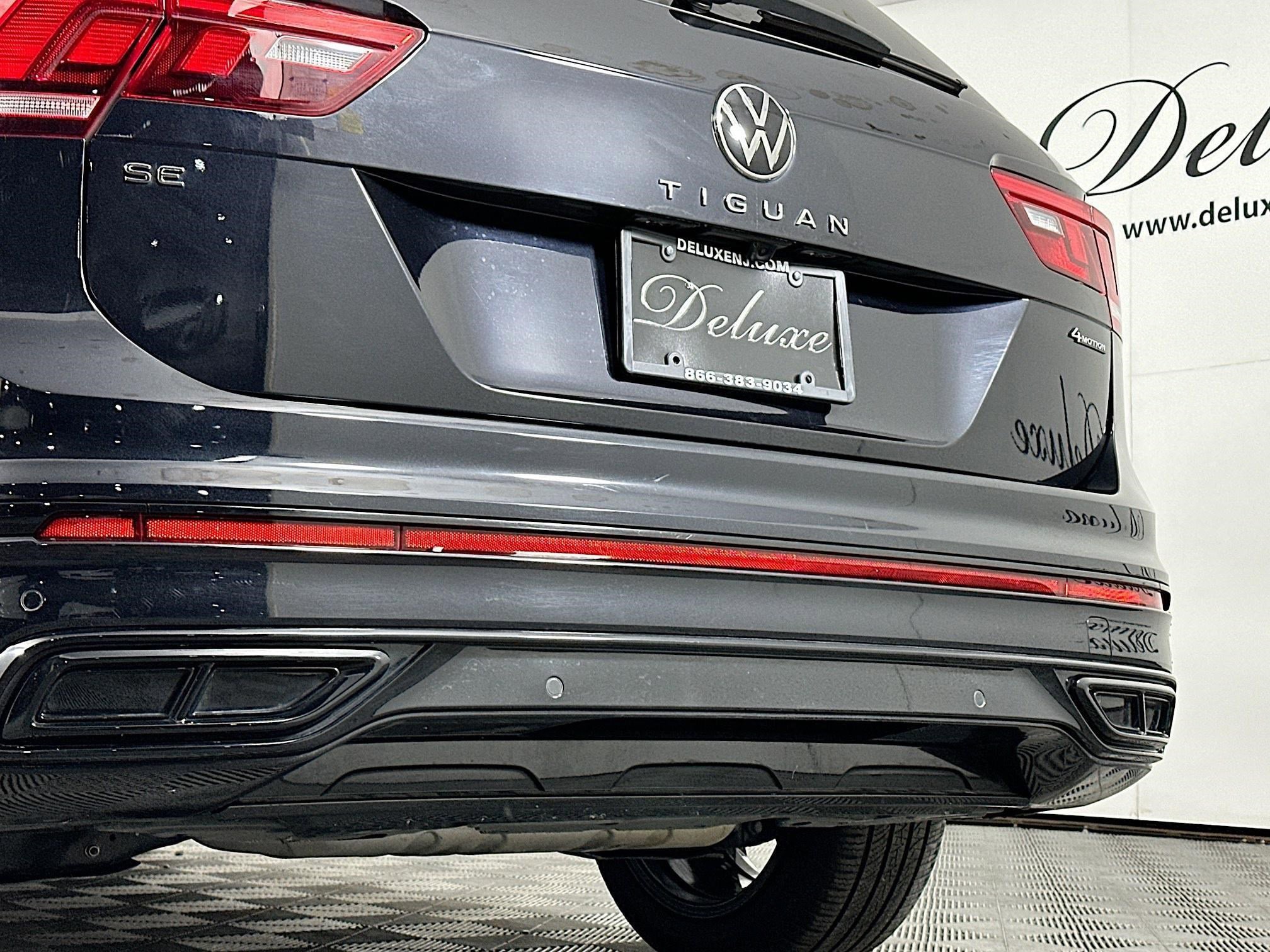Used 2024 Volkswagen Tiguan SE R-Line AWD/4WD image 28