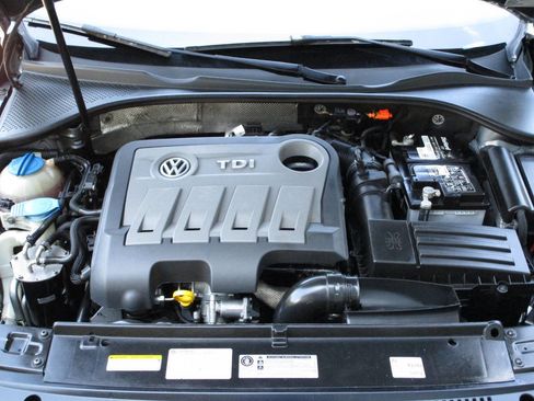 Used 2014 Volkswagen Passat TDI SEL Premium FWD image 25