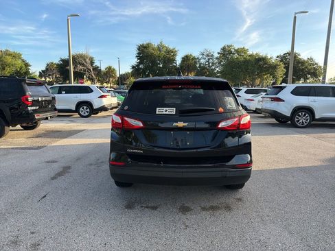 Used 2021 Chevrolet Equinox LS w/ LS Convenience Package FWD image 4