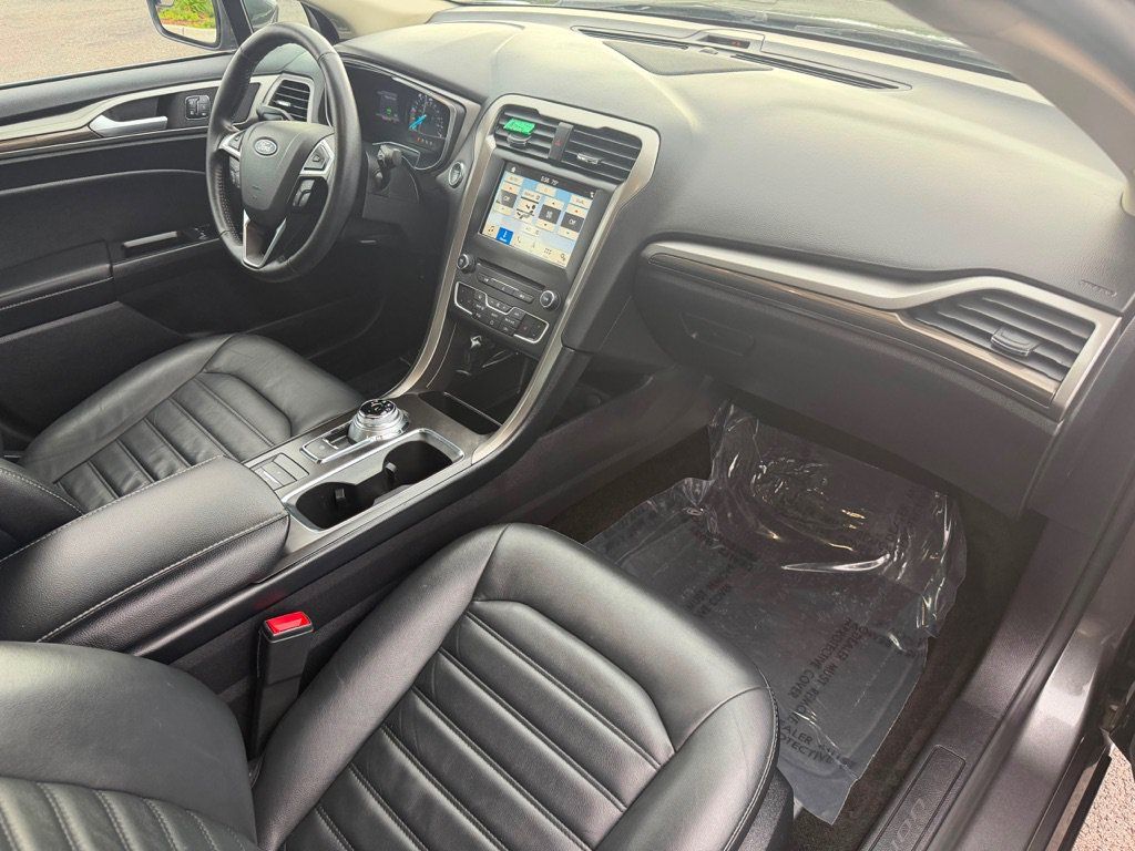 Used 2018 Ford Fusion Energi SE FWD image 13
