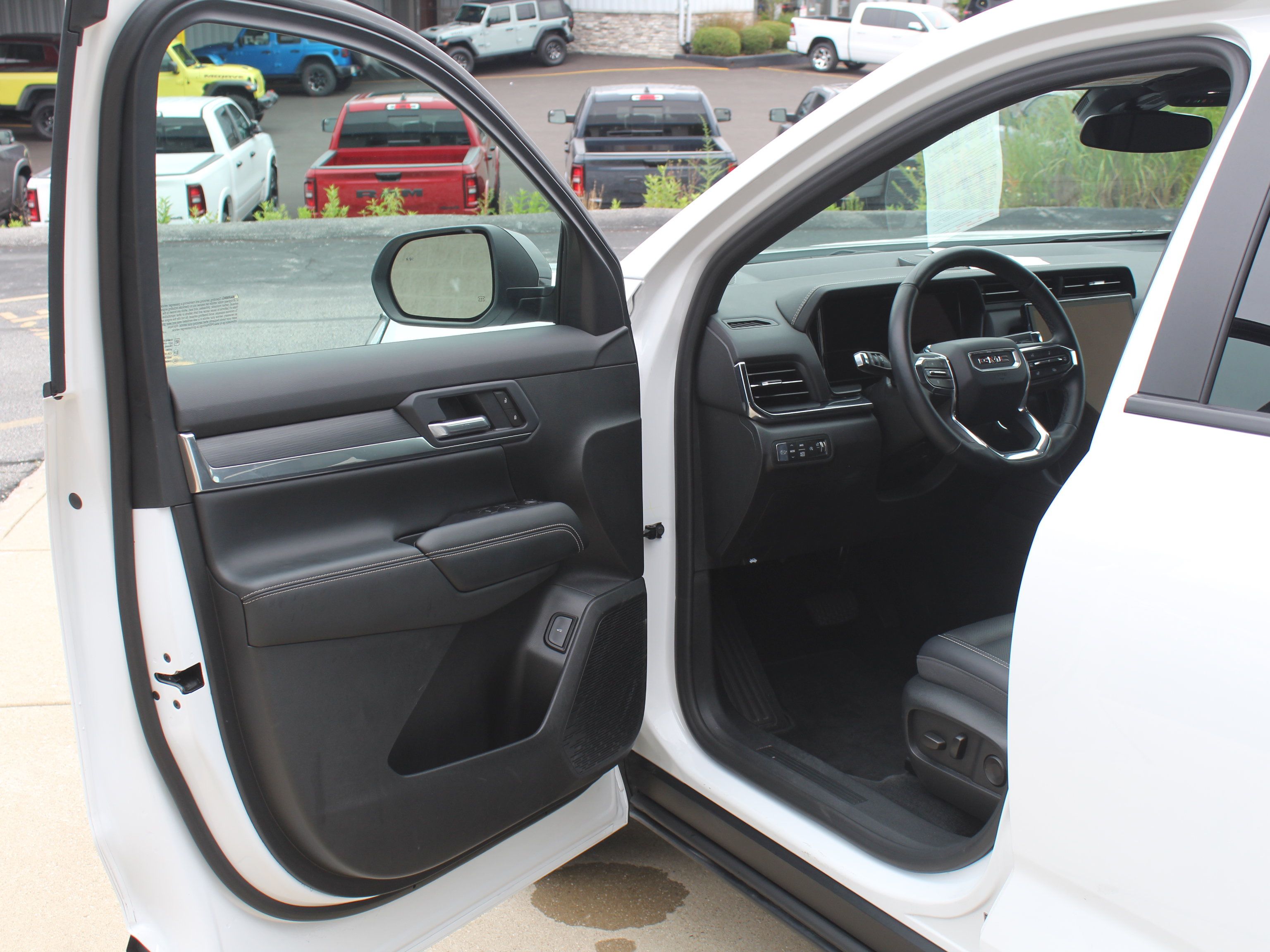 Used 2026 GMC Terrain Elevation w/ Elevation Premium Package AWD/4WD image 12