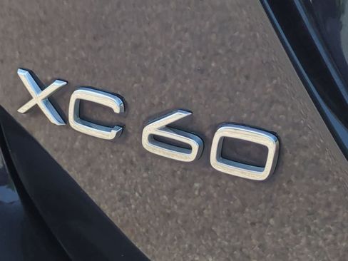 Used 2016 Volvo XC60 T6 AWD/4WD image 12