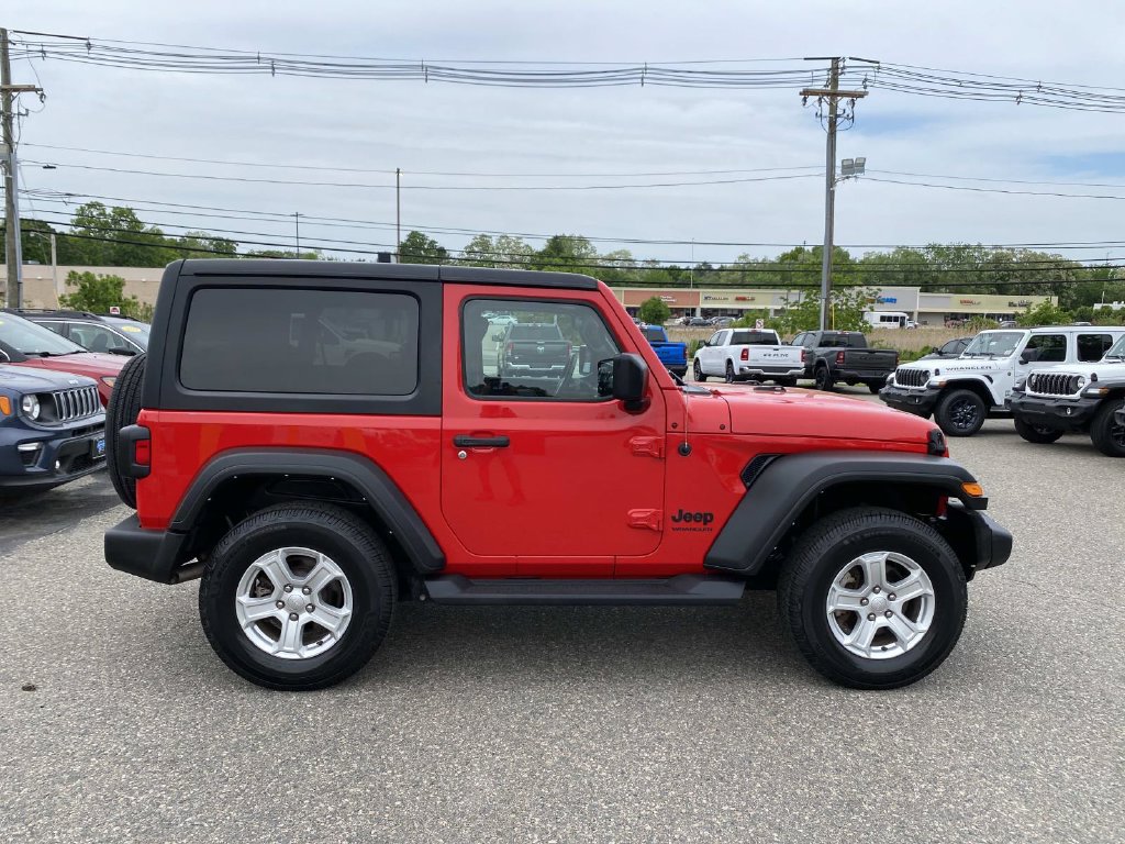 Used 2022 Jeep Wrangler Sport AWD/4WD image 2