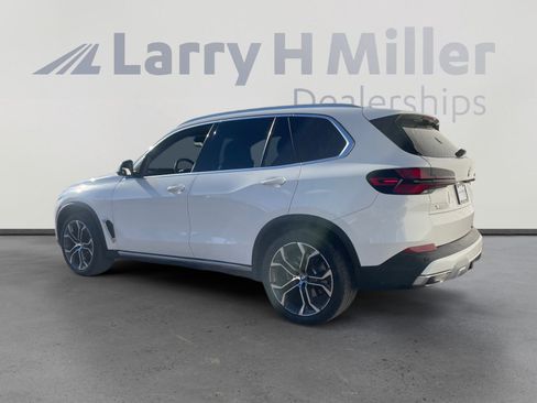 Used 2025 BMW X5 xDrive40i w/ Premium Package image 3