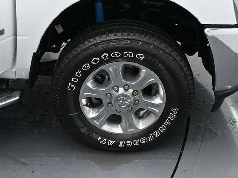 Used 2025 RAM 2500 Big Horn AWD/4WD image 36