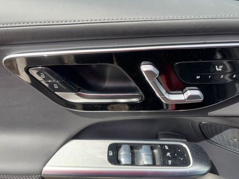 New 2025 Mercedes-Benz GLC 300 4MATIC image 8