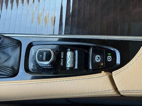 Used 2016 Volvo XC90 T6 Momentum w/ Vision Package AWD/4WD image 24