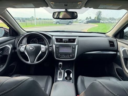 Used 2017 Nissan Altima 2.5 SL w/ 2.5 Technology Package FWD image 6