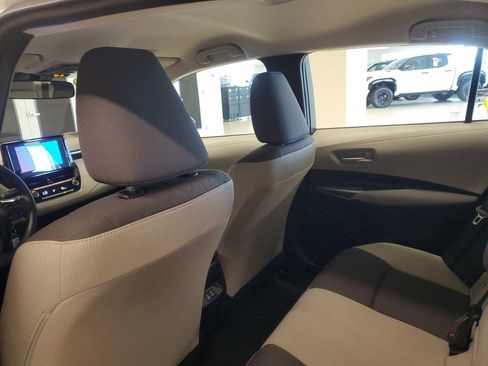 Used 2025 Toyota Corolla LE image 11