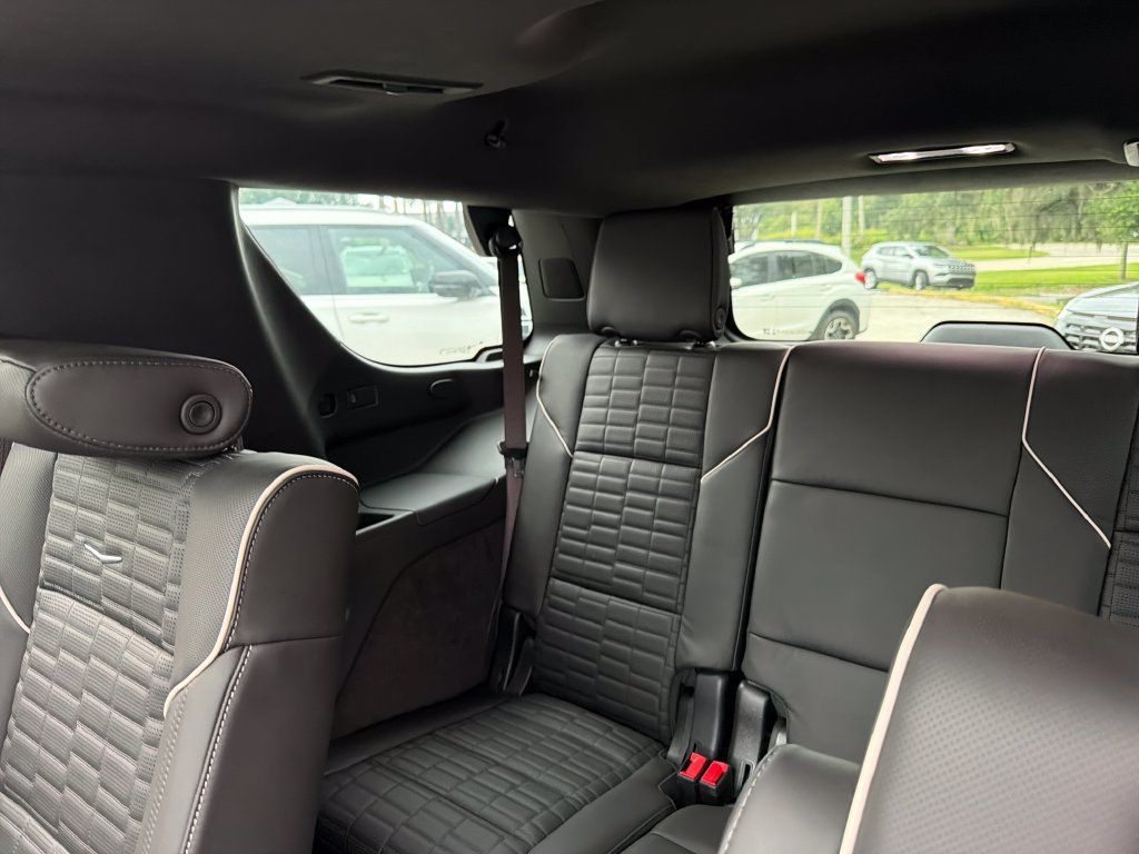 Used 2026 Cadillac Escalade Platinum Sport w/ LPO, ONYX Package AWD/4WD image 30