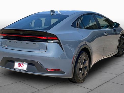 Used 2025 Toyota Prius LE FWD image 13