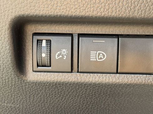 Used 2024 Toyota RAV4 XLE FWD image 25