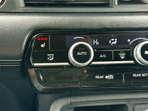 Used 2024 Honda Pilot Touring image 21