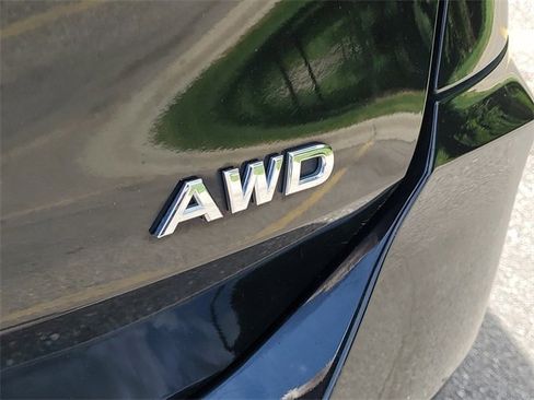 Used 2018 Nissan Rogue S image 9