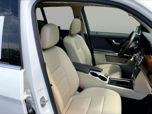 Used 2013 Mercedes-Benz GLK 350 4MATIC image 8