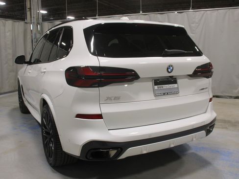 Used 2025 BMW X5 xDrive40i w/ M Sport Package AWD/4WD image 16