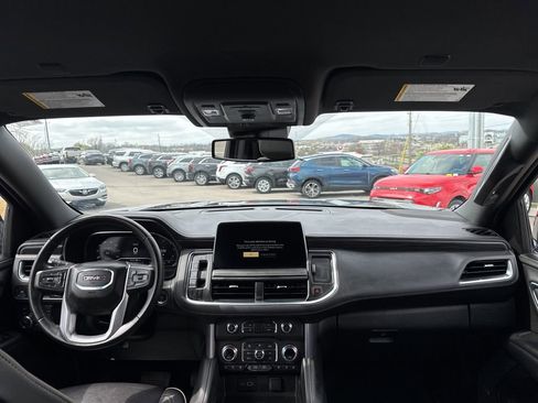 Used 2024 GMC Yukon XL SLT image 25