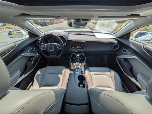 Used 2022 Chevrolet Camaro SS RWD image 7