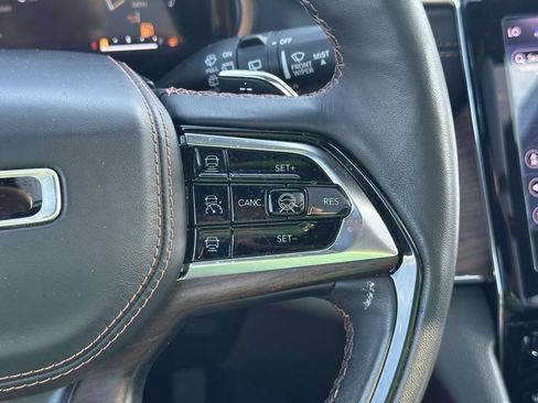 Used 2023 Jeep Grand Cherokee L Summit AWD/4WD image 25