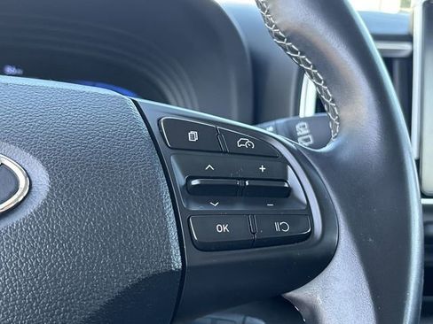 Used 2023 Hyundai Venue SEL image 23