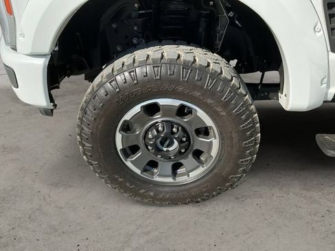 Used 2023 Ford F350 Platinum w/ Tremor Off-Road Package AWD/4WD image 10