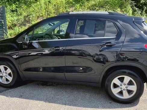 Certified 2017 Chevrolet Trax LT w/ Sun & Sound Package image 6