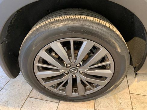 Used 2022 Nissan Pathfinder SL w/ SL Premium Package image 11