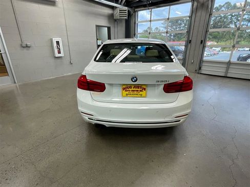 Used 2017 BMW 330i Sedan image 4