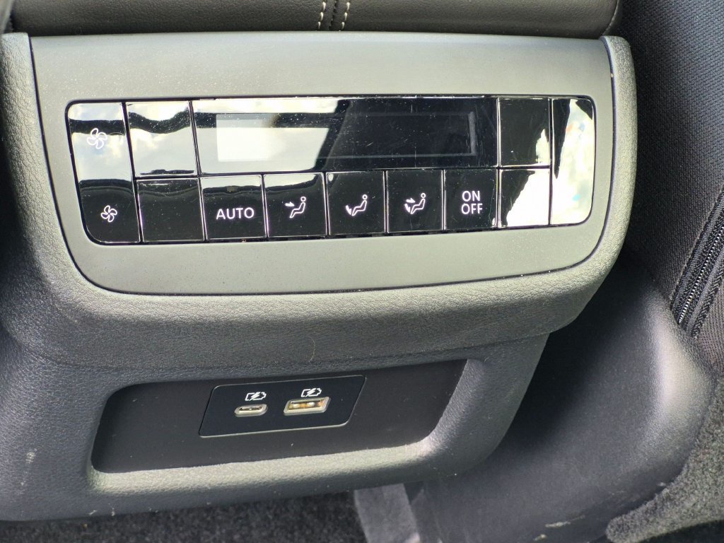 Used 2025 Nissan Pathfinder SV w/ SV Premium Package FWD image 25