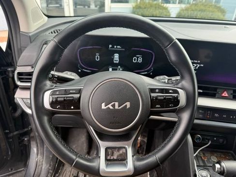 Certified 2024 Kia Sportage EX image 11