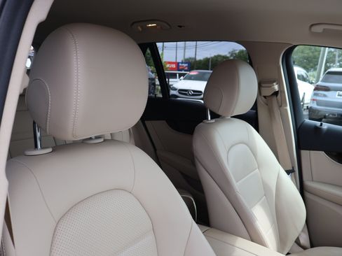 Used 2022 Mercedes-Benz GLC 300 image 29