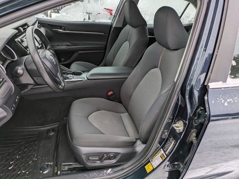 Used 2020 Toyota Camry LE image 7